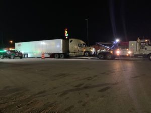 semi towing, joliet, il, recovery, heavy duty wrecker, jb heavy duty towing llc