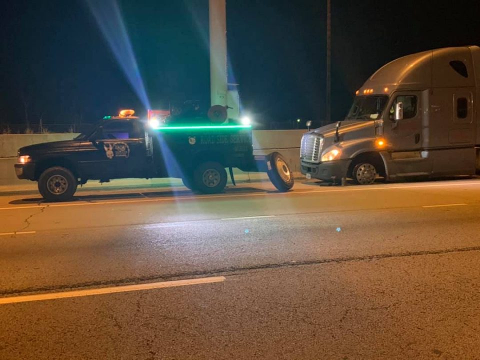 mobile semi repair, tire service, bolingbrook, joliet, il, i-55, jb heavy duty towing llc mobile semi repair, tire service, bolingbrook, joliet, il, i-55, jb heavy duty towing llc