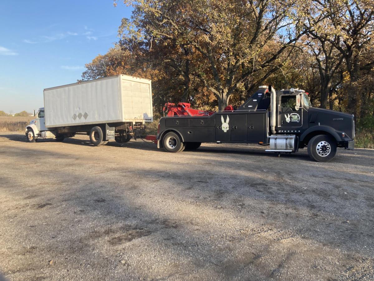 straight truck towing, jb heavy duty towing llc, joliet, il