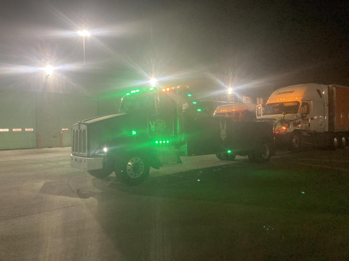 semi towing, aurora, il, jb heavy duty towing llc, joliet, il