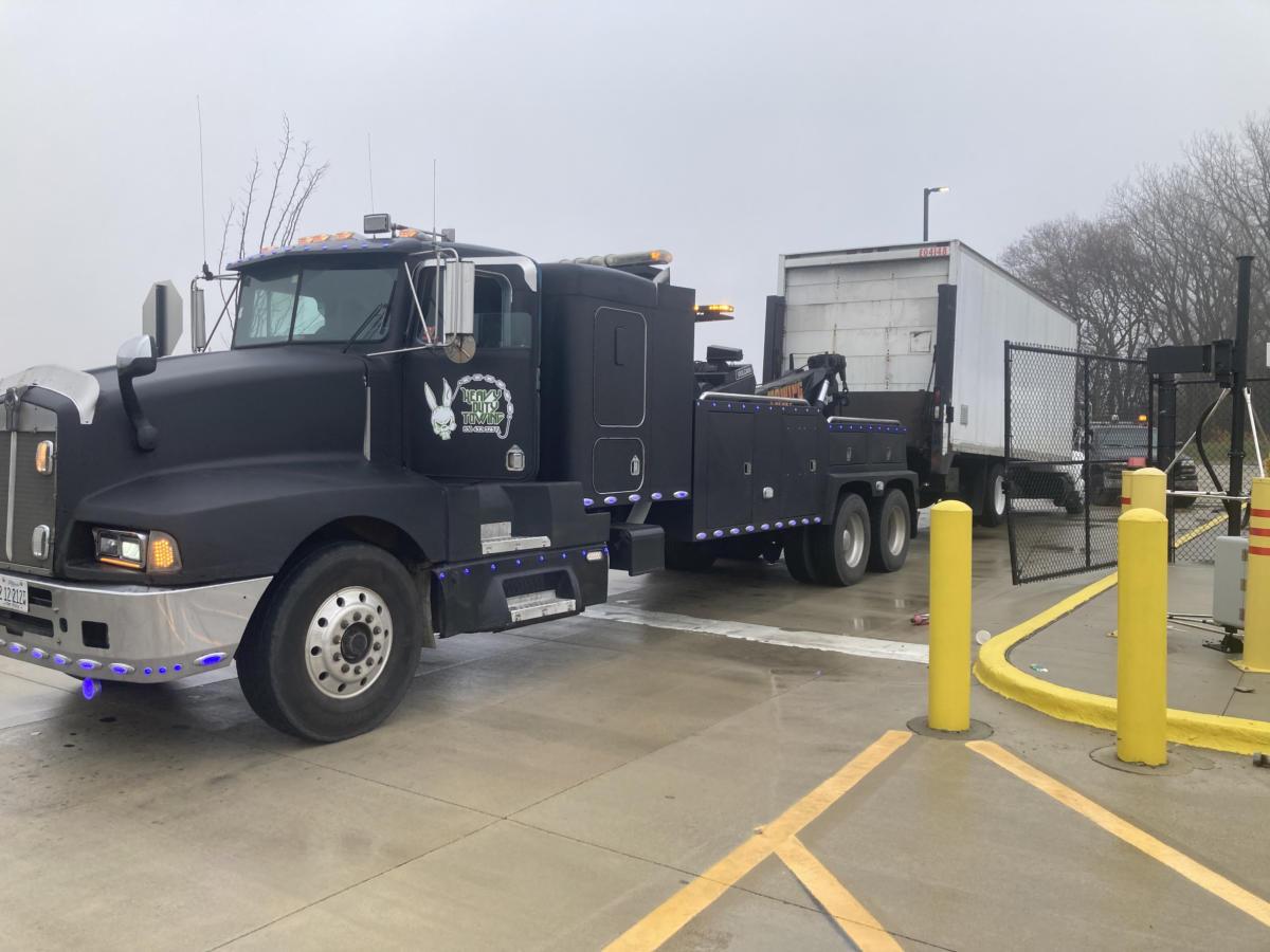 box truck towing, jb heavy duty towing llc, joliet, il