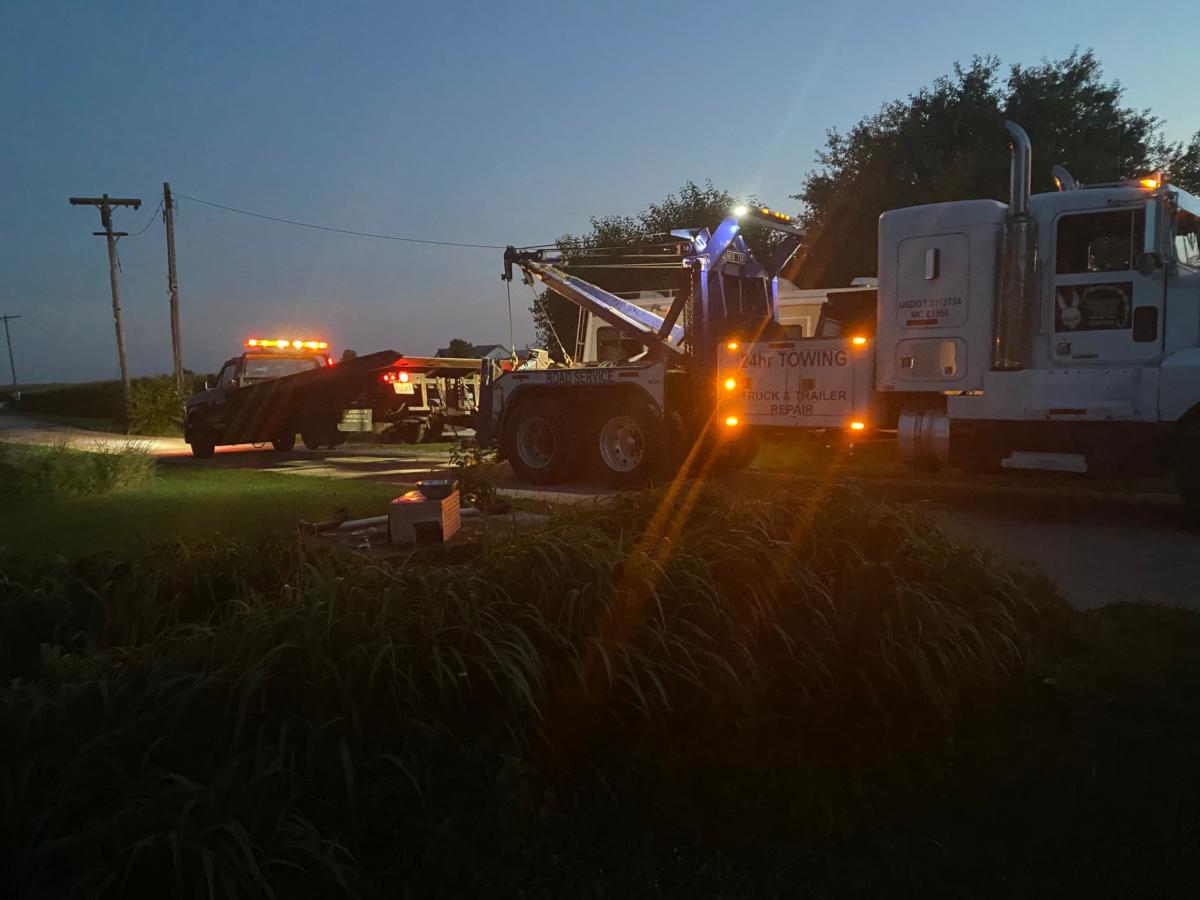 24 hour towing, joliet, il, jb heavy duty towing llc