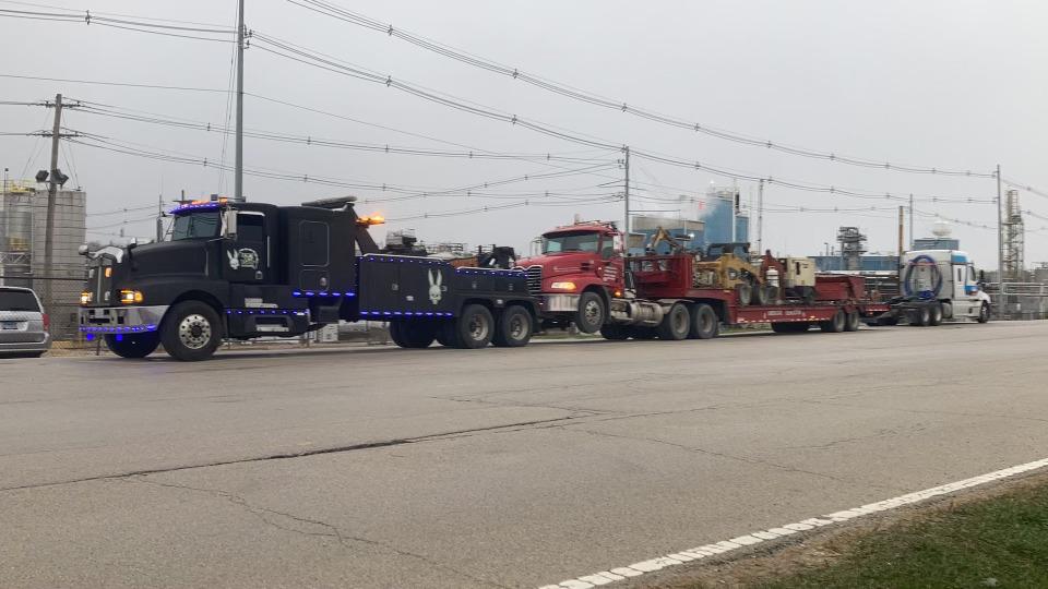 loaded heavy hauler towing, aurora, il, jb heavy duty towing llc, joliet, il