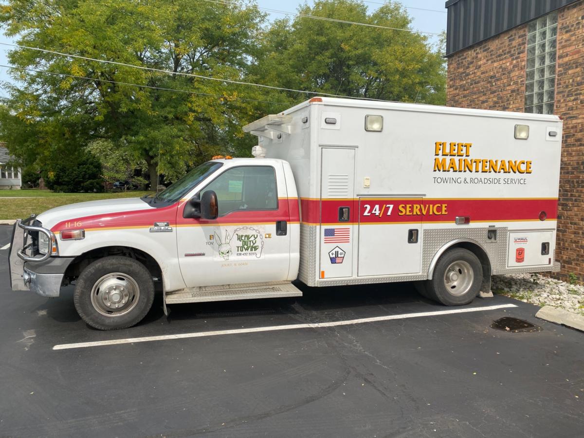 24 hour truck road service, joliet, il, jb heavy duty towing llc