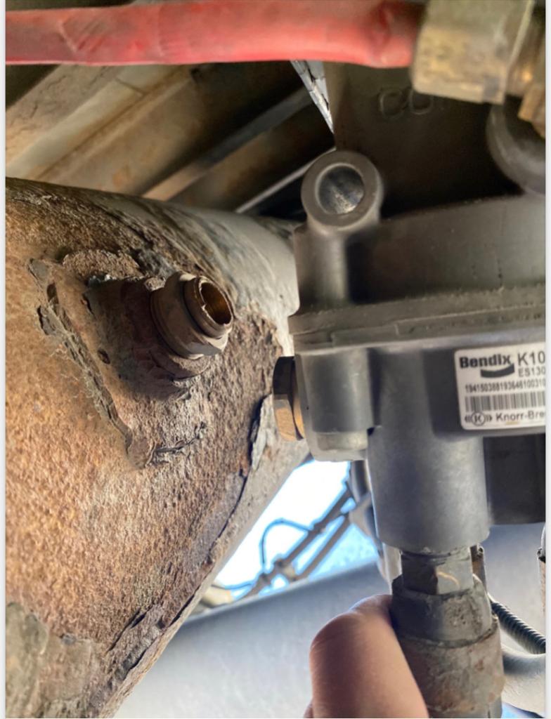 mobile truck repair, mokena, weigh station, il, broken air trailer ABS module, jb heavy duty towing llc